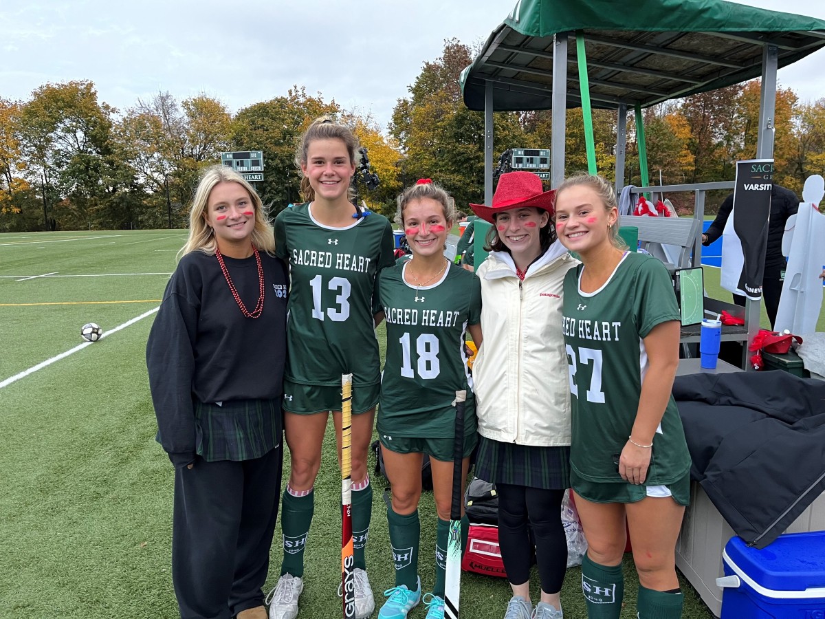 Sacred Heart Greenwich field hockey team shuts out St. Luke’s School on Senior Day, finishes regular season undefeated in FAA; Tigers seeded No. 1 in FAA Tournament