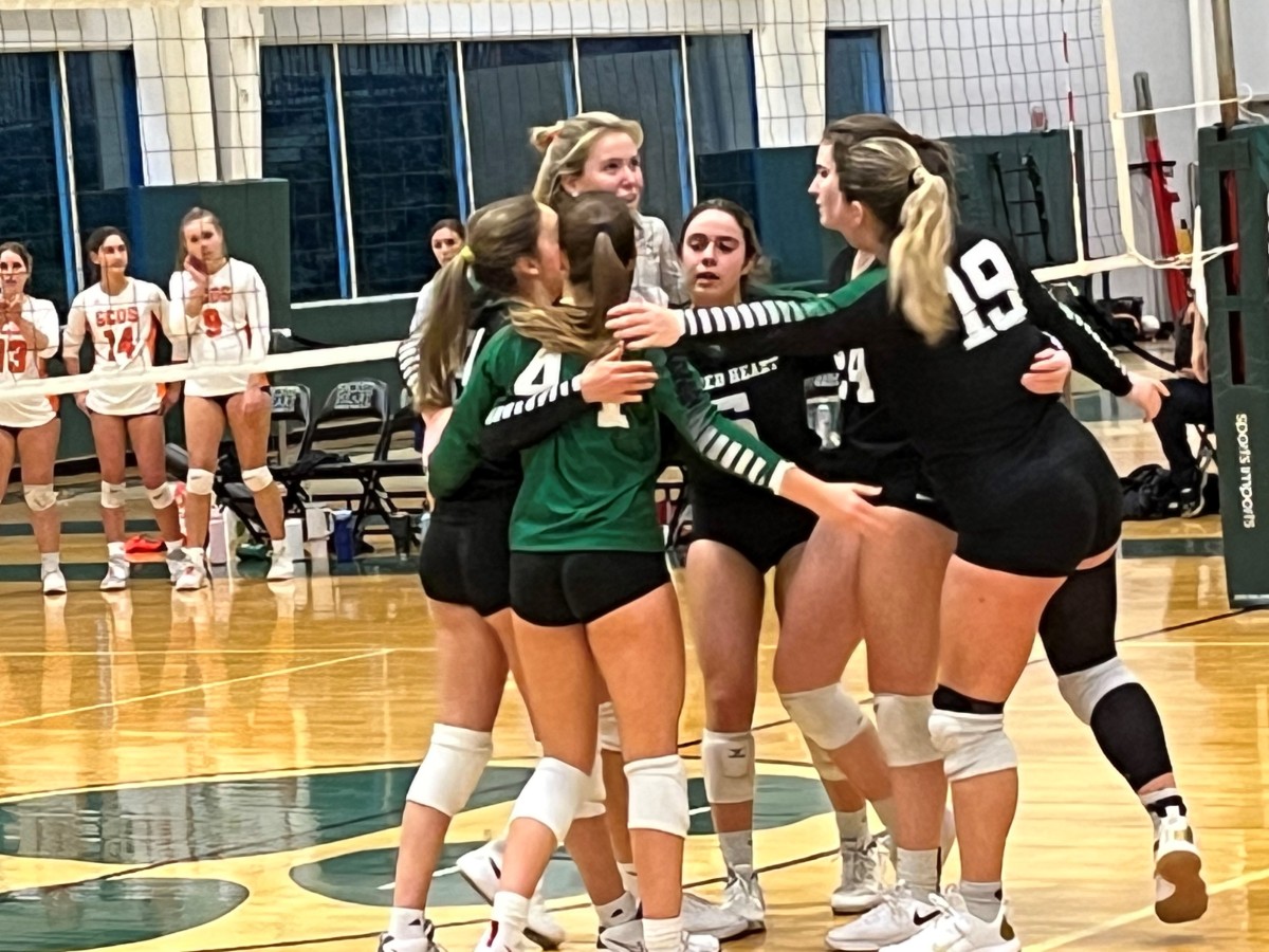 Sacred Heart Greenwich advances to FAA Volleyball Tournament final with victory against Greenwich Country Day School