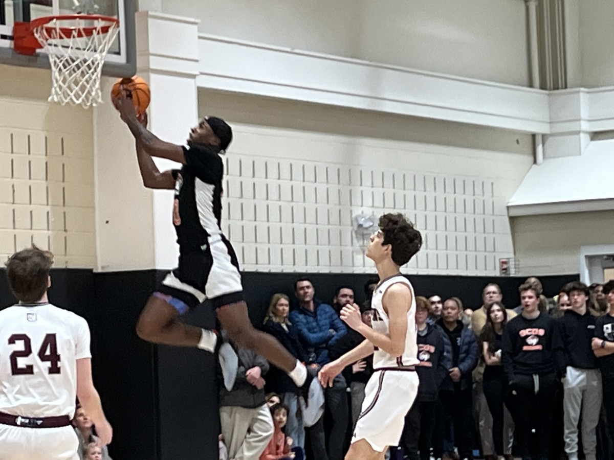 Greenwich Country Day School boys basketball team upends Hopkins School, remains undefeated in the FAA