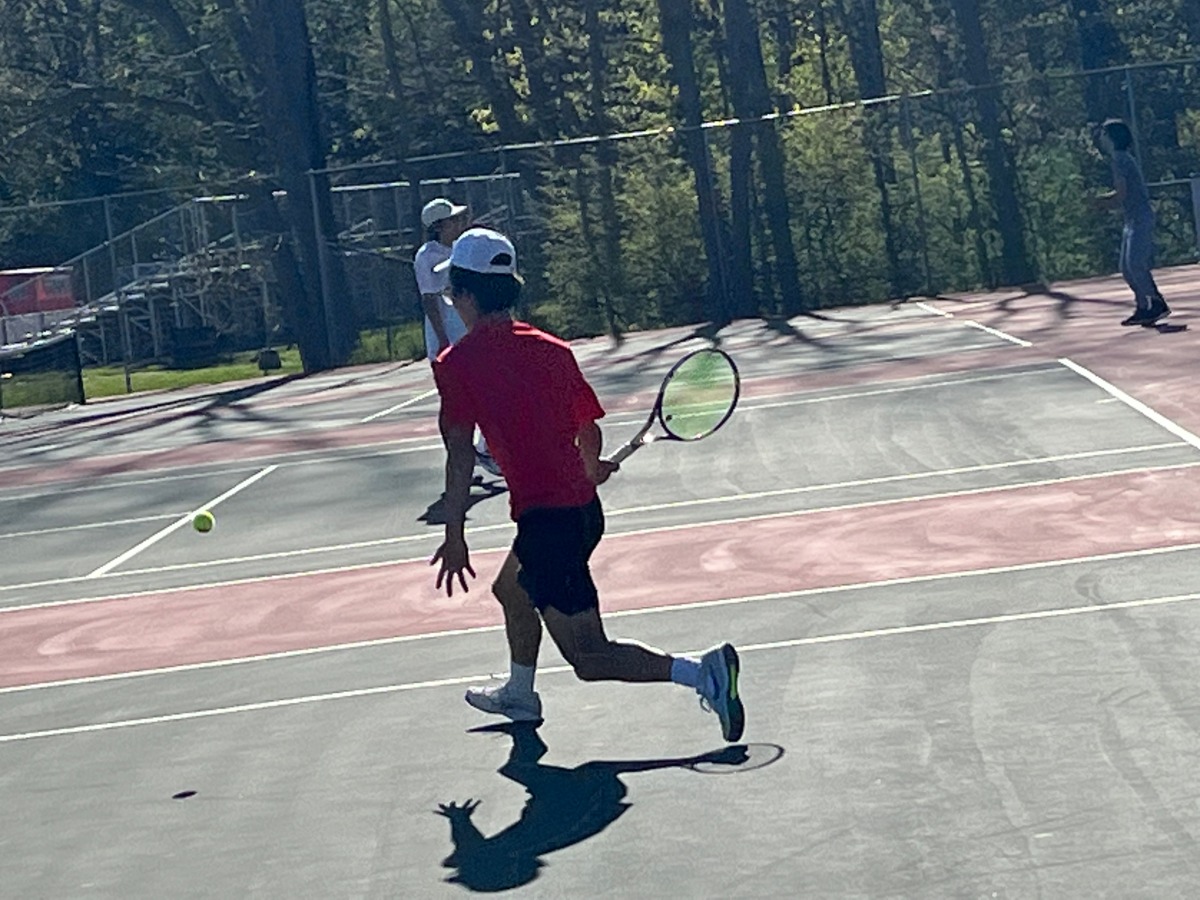 Greenwich High School boys tennis team sweeps Danbury, continues perfect season